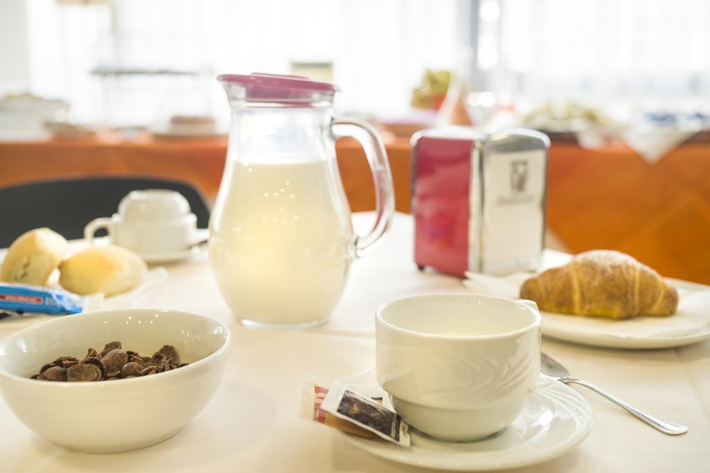 Hotel Sharing Turin Bagian luar foto